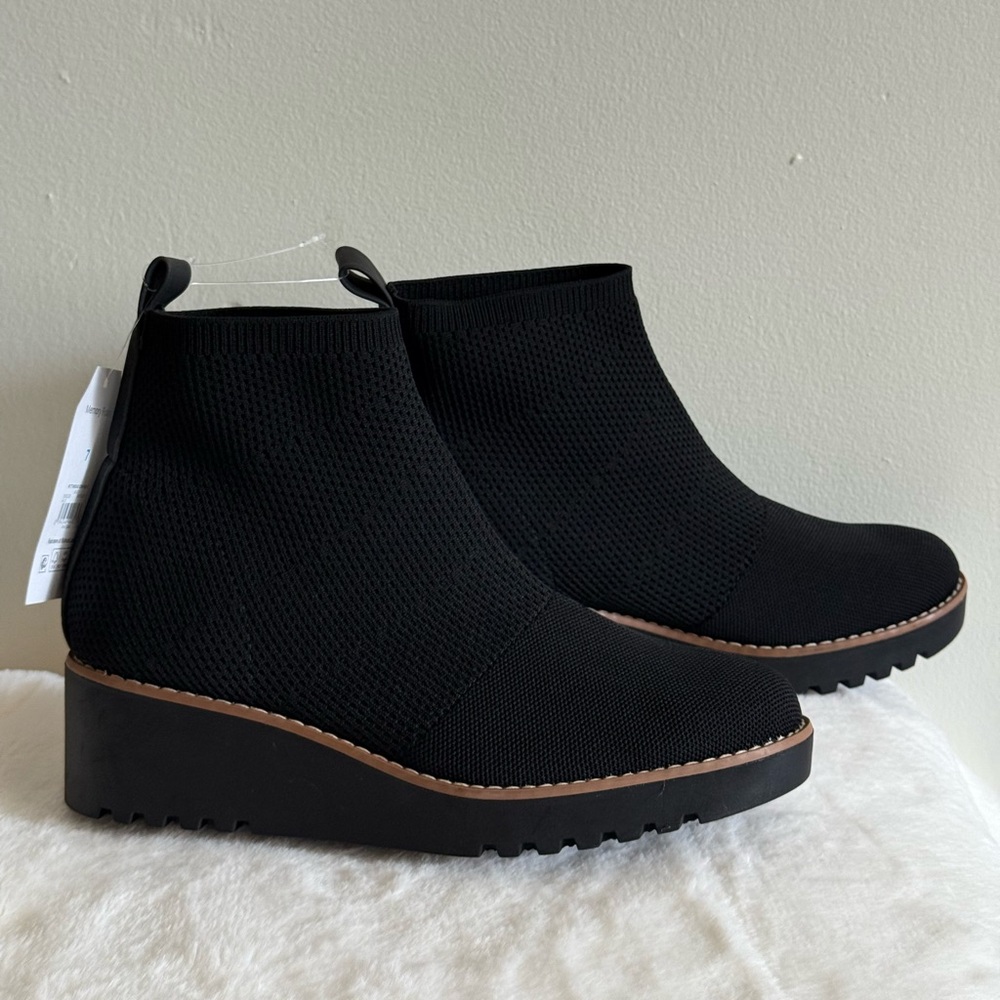 Time and Tru Black Ankle Boots